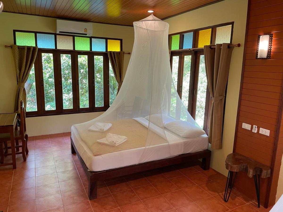 Art'S Riverview Lodge Khao Sok National Park Екстер'єр фото