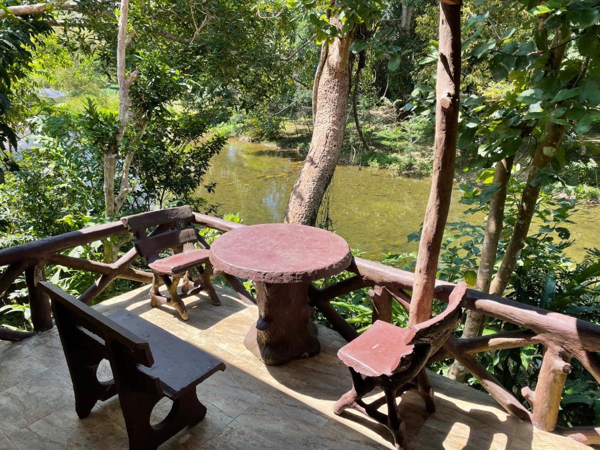 Art'S Riverview Lodge Khao Sok National Park Екстер'єр фото