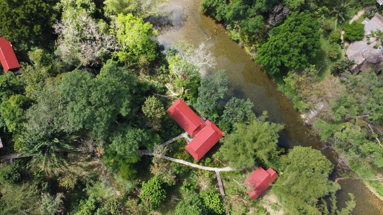 Art'S Riverview Lodge Khao Sok National Park Екстер'єр фото