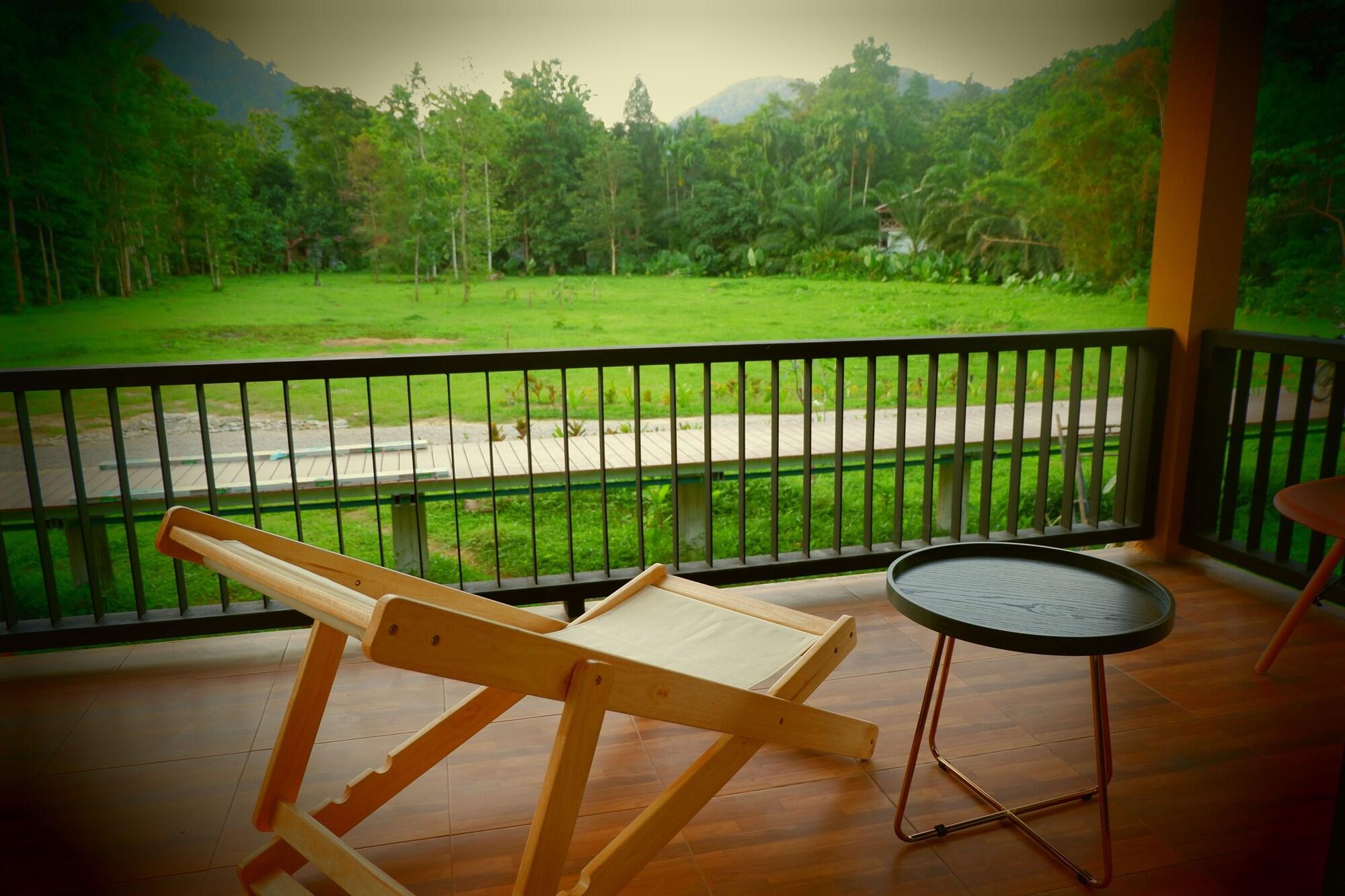 Art'S Riverview Lodge Khao Sok National Park Екстер'єр фото