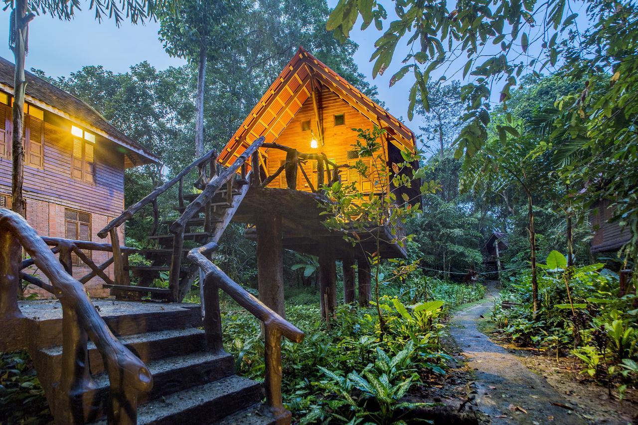 Art'S Riverview Lodge Khao Sok National Park Екстер'єр фото