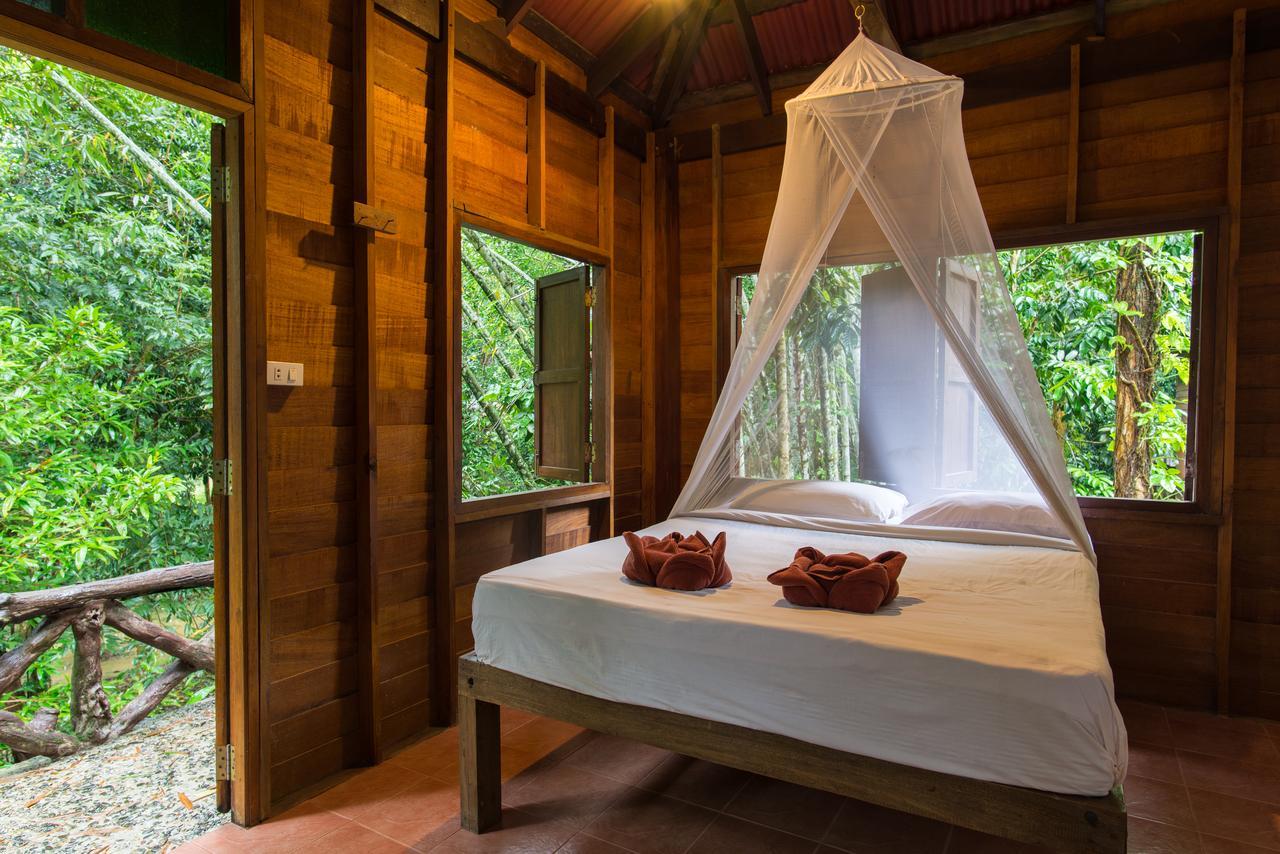 Art'S Riverview Lodge Khao Sok National Park Екстер'єр фото