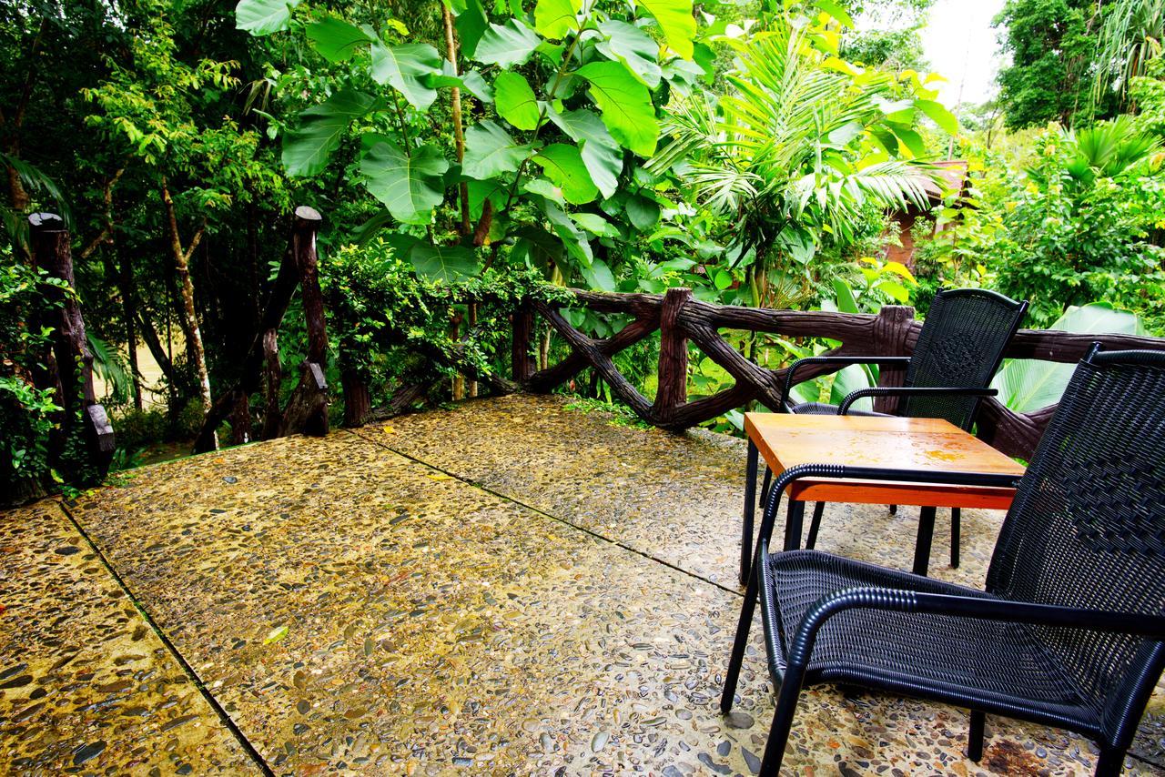 Art'S Riverview Lodge Khao Sok National Park Екстер'єр фото