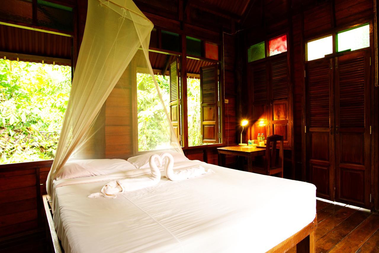 Art'S Riverview Lodge Khao Sok National Park Екстер'єр фото