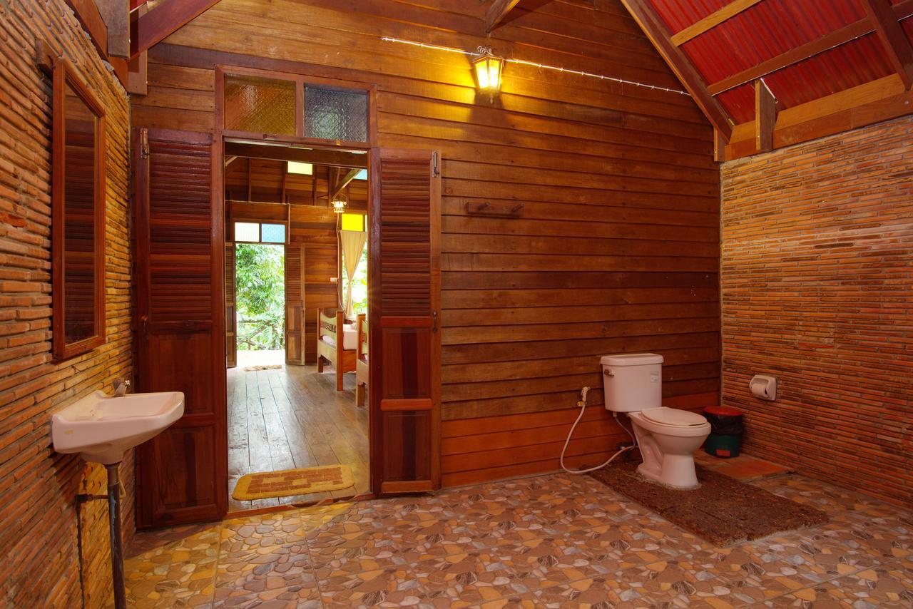 Art'S Riverview Lodge Khao Sok National Park Екстер'єр фото