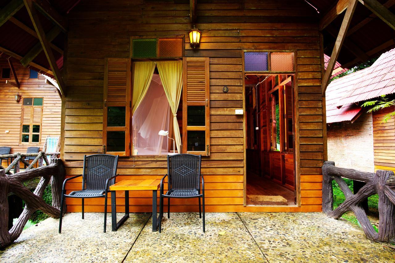 Art'S Riverview Lodge Khao Sok National Park Екстер'єр фото