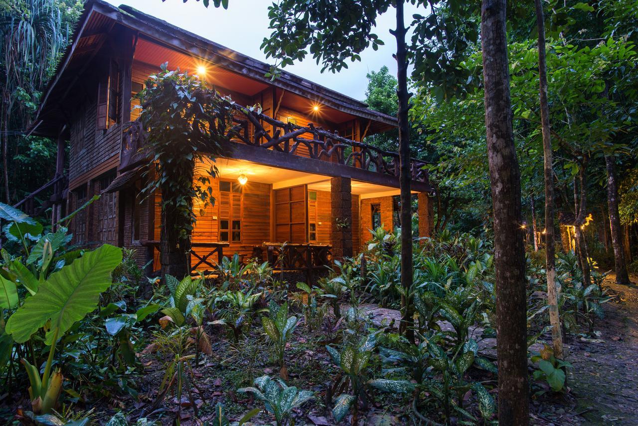 Art'S Riverview Lodge Khao Sok National Park Екстер'єр фото